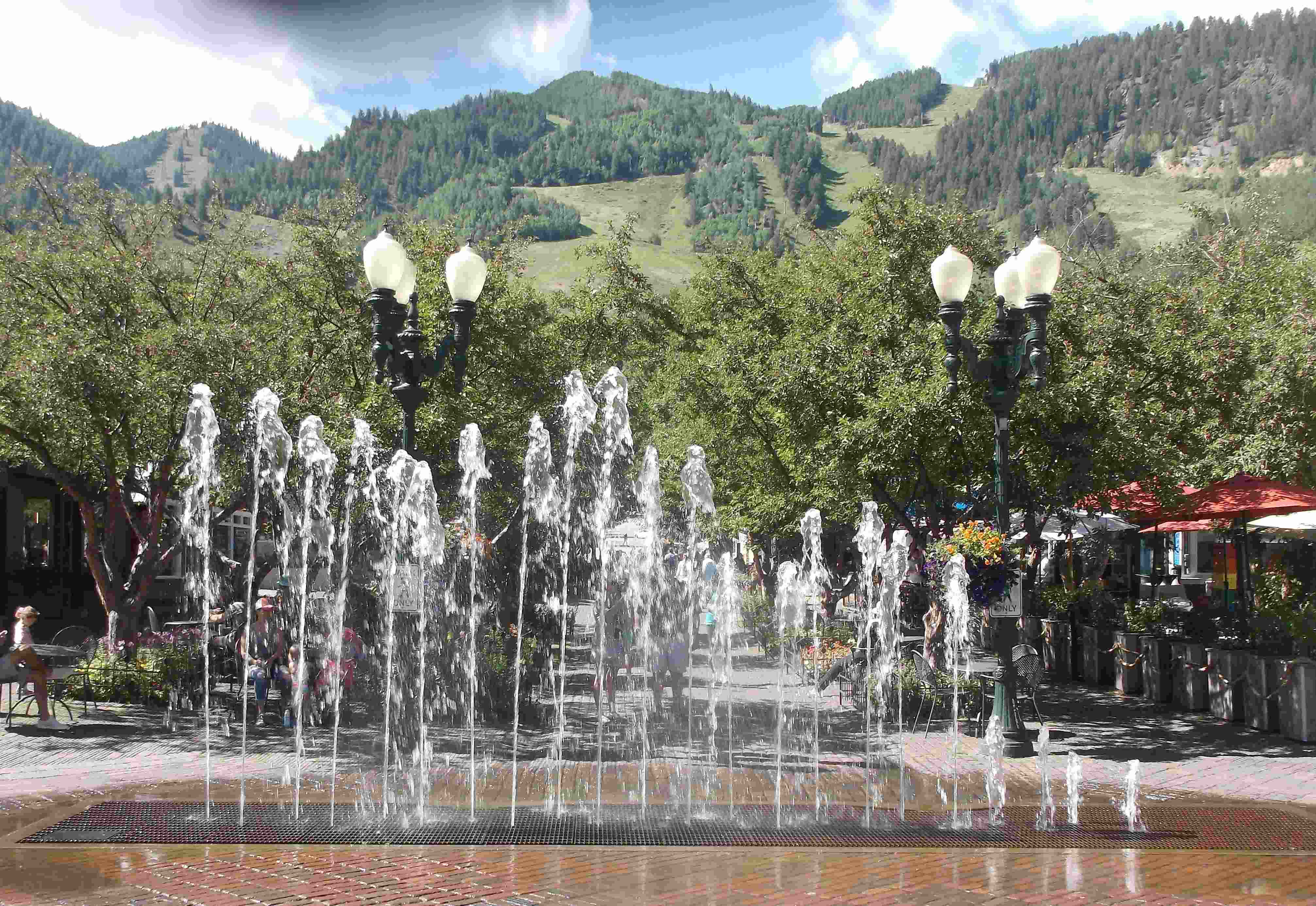 Aspen Mall Fountains